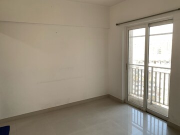 Room in 2 BHK Apartment at Raymond The Address, Pokhran Road No Two – for Sale
