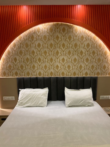 Bedroom in 1 BHK Apartment at Omaxe Hazratganj, Gomti Nagar – for Rent