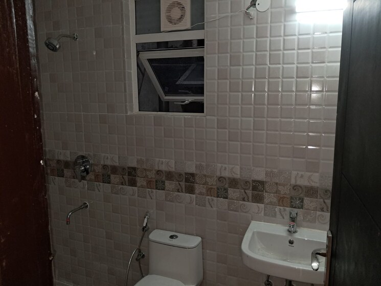 Bathroom, signature-global-park 3 Bedroom 756 Sq.Ft. Apartment In Sohna Sector 36 Gurgaon 8886368