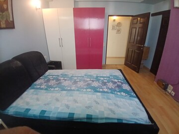 Bedroom in 2 BHK Apartment at DLF Regency Park I, Dlf Phase iv – for Rent