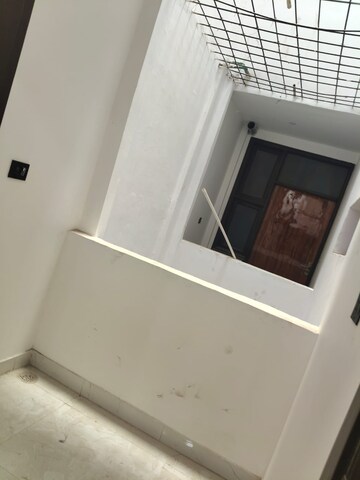 Furnished Amenities in 1 BHK Builder Floor at Dwarka Mor – for Rent