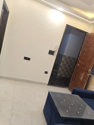Furnished Amenities in 1 BHK Builder Floor at Dwarka Mor – for Rent