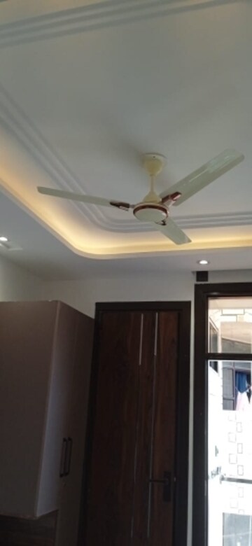  3 BHK Apartment at Igi Airport Area – for Sale