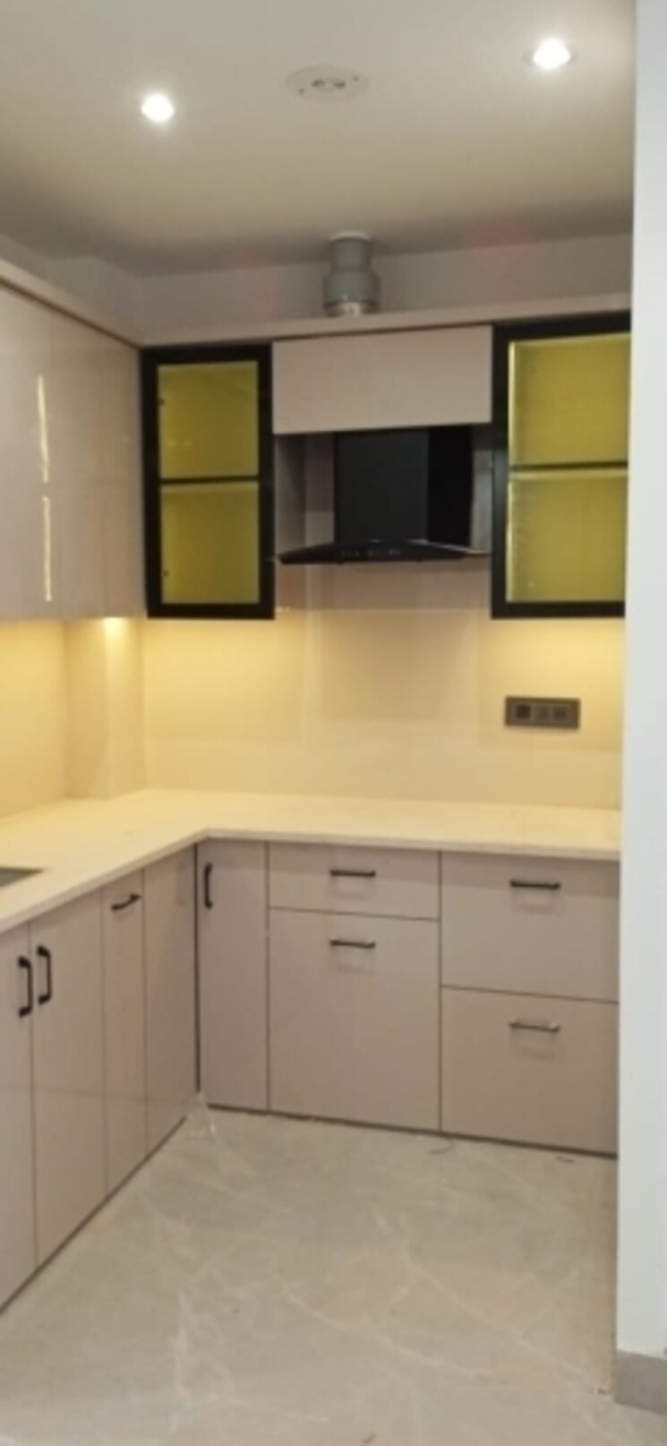 Kitchen, igi airport area 3 Bedroom 1000 Sq.Ft. Apartment In Igi Airport Area Delhi 8886395