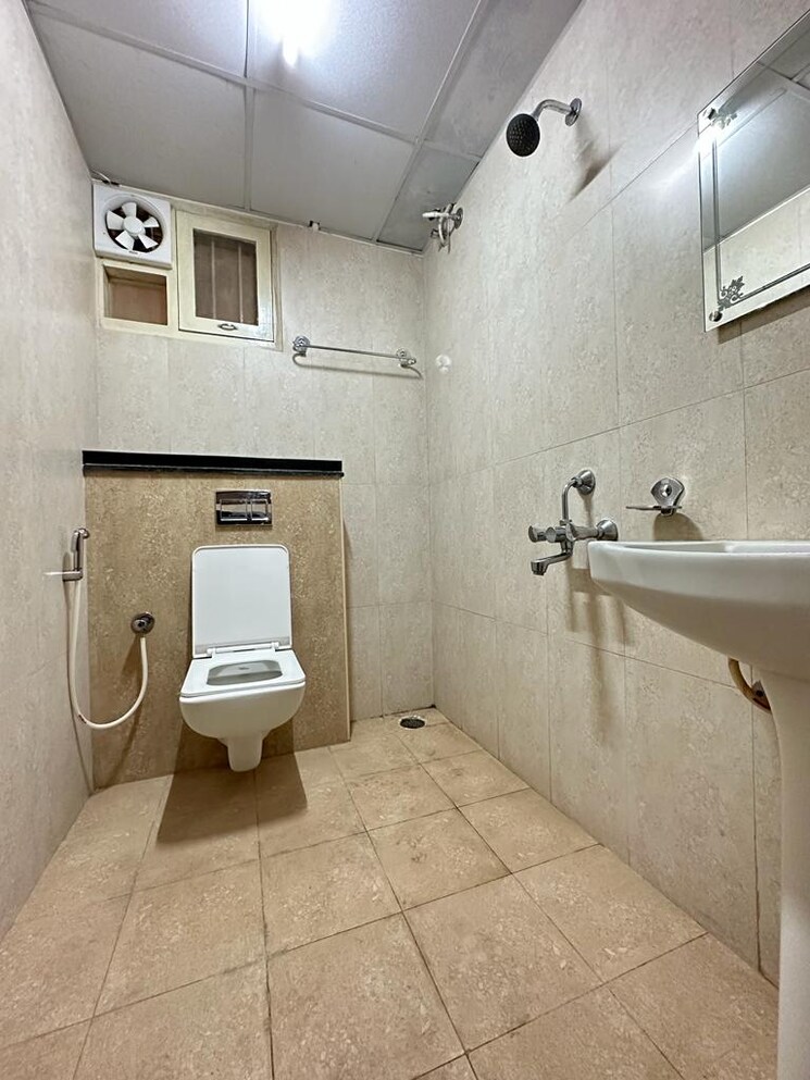 Bathroom, hsr layout sector 3 3 Bedroom 1500 Sq.Ft. Builder Floor In Hsr Layout Sector 3 Bangalore 8886435
