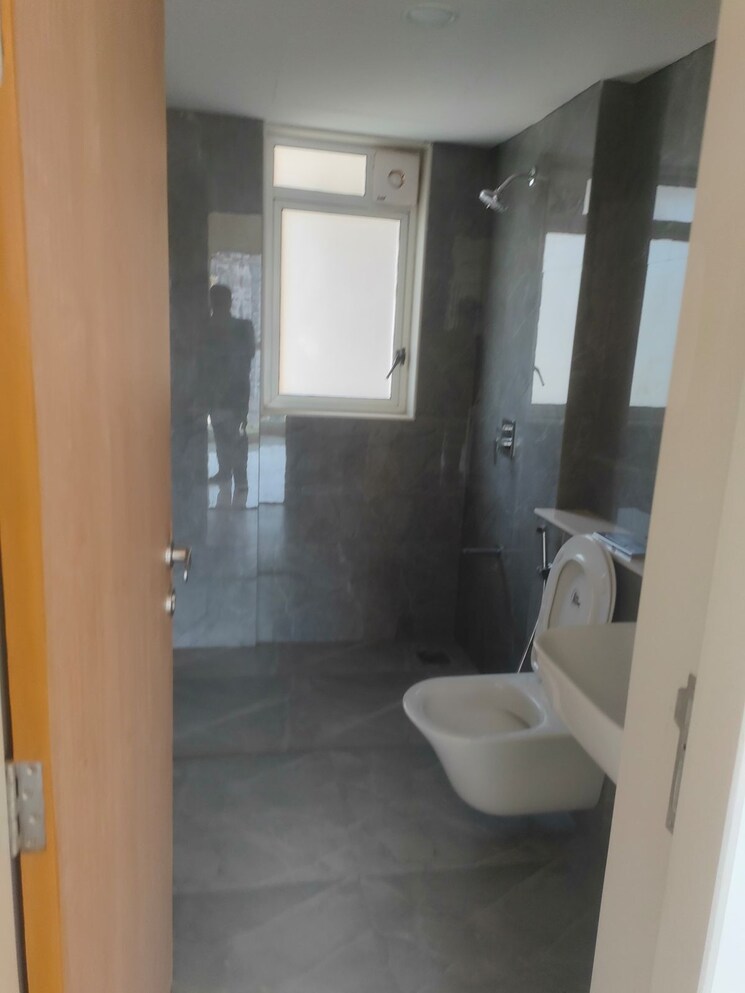 Bathroom, raymond-ten-x-habitat 2 Bedroom 620 Sq.Ft. Apartment In Pokhran Road No Two Thane 8886800