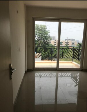 Room in 2 BHK Builder Floor at Sector 81 – for Sale