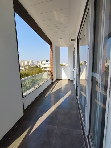 Balcony in 3 BHK Builder Floor at Ansal Sushant Lok I, Sector 43 – for Rent