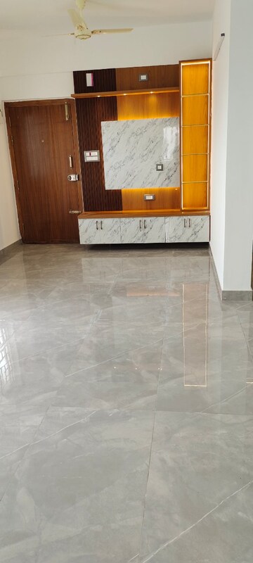 Room in 2 BHK Apartment at International Airport Road – for Rent