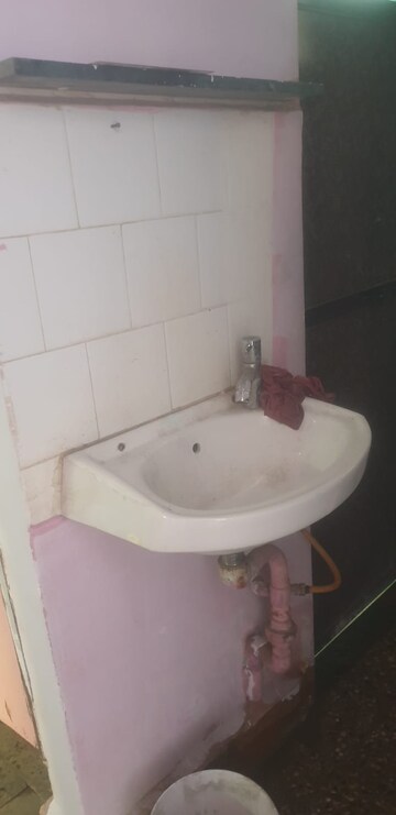 Bathroom in 1 BHK Apartment at Dombivli East – for Rent