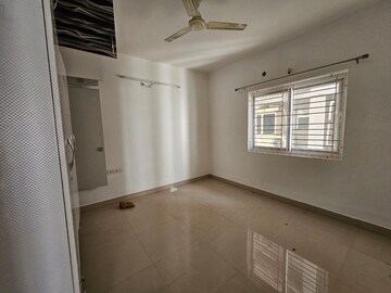 Room in 3 BHK Apartment at Prajay Megapolis, Kukatpally – for Rent