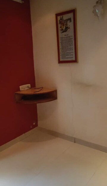 Furnished Amenities in 2 BHK Apartment at Borivali West – for Rent