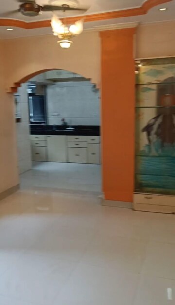 Room in 2 BHK Apartment at Borivali West – for Rent