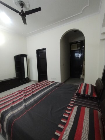 Furnished Amenities in 3 BHK Builder Floor at Ansal Sushant Lok I, Sector 43 – for Rent