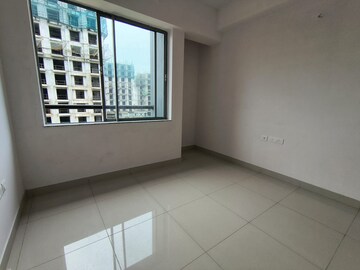 Room in 2 BHK Apartment at Godrej Seven, Joka – for Sale