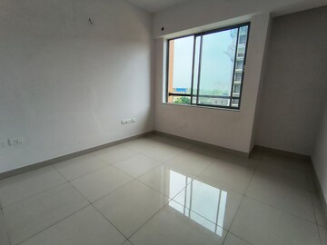 Room in 2 BHK Apartment at Godrej Seven, Joka – for Sale