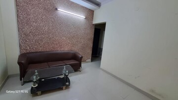 Furnished Amenities in 1 BHK Builder Floor at Ansal Sushant Lok I, Sector 43 – for Rent