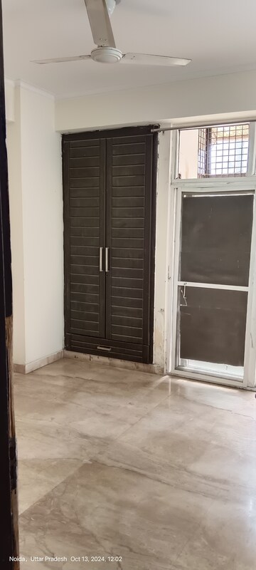Bathroom in 3 BHK Apartment at Amrapali Zodiac, Sector 120 – for Sale