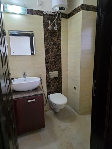 2 BHK Builder Floor For Rent in Sushant Vyapaar Kendra, Sector 43
