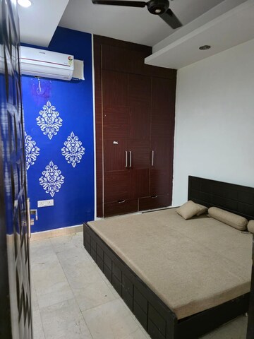 Bedroom in 2 BHK Builder Floor at Sushant Vyapaar Kendra, Sector 43 – for Rent