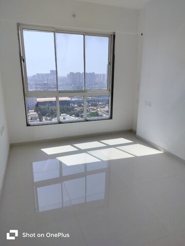 2 BHK Apartment For Rent in Shreeji Atlantis, Malad West