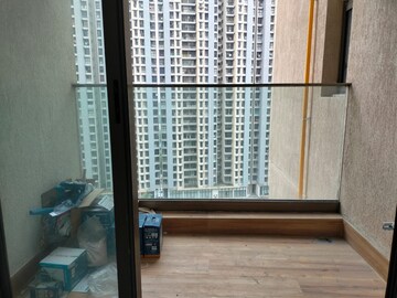 Room in 2 BHK Apartment at Raymond Ten X Habitat, Pokhran Road No Two – for Rent