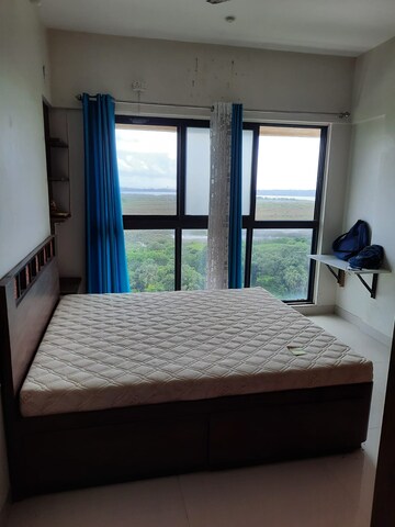 Bedroom in 2 BHK Apartment at Rustomjee Meridian, Kandivali West – for Rent