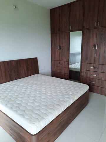 2 BHK Apartment For Rent in Rustomjee Meridian, Kandivali West