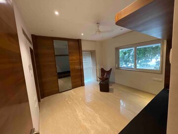 Room in 3 BHK Apartment at Crescent Elanza, Bandra West – for Sale