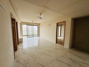 Room in 3 BHK Builder Floor at SS Southend Floors, South City 2 – for Rent