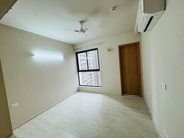 Room in 3 BHK Builder Floor at SS Southend Floors, South City 2 – for Rent