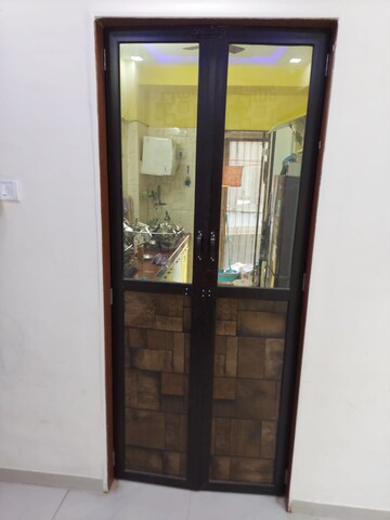  2 BHK Apartment at Sharada Vihar CHS, Kandivali West – for Rent