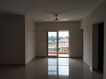 Room in 2 BHK Apartment at Vajram Elina, Thanisandra Main Road – for Rent
