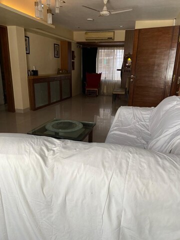 Bedroom in 1 BHK Builder Floor at Andheri West – for Rent