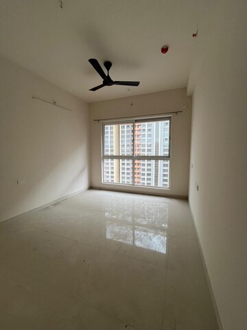 Room in 2 BHK Apartment at Godrej Green Cove, Mahalunge – for Rent