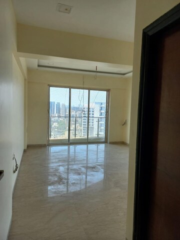 Room in 4 BHK Apartment at Dunhill Apartment, Khar West – for Sale