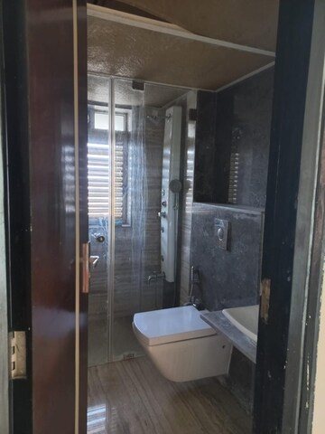 Bathroom in 4 BHK Apartment at Dunhill Apartment, Khar West – for Sale