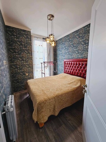 Master Bedroom in 2 BHK Builder Floor at Sanjay Nagar – for Rent