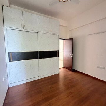 Room in 3 BHK Apartment at Shapoorji Pallonji Joyville Gurgaon, Sector 102 – for Rent