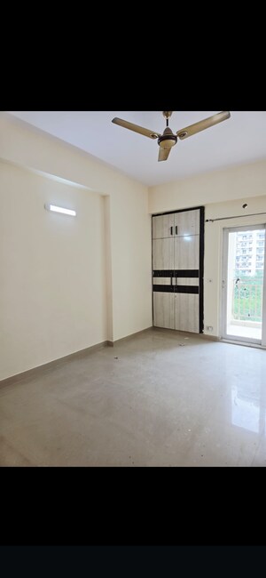 3 BHK Apartment For Sale in Mahagun Moderne, Sector 78