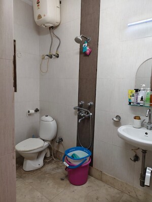 Bathroom in 5 BHK Apartment at B2 Green Glade Apartments, Vasant Kunj – for Sale