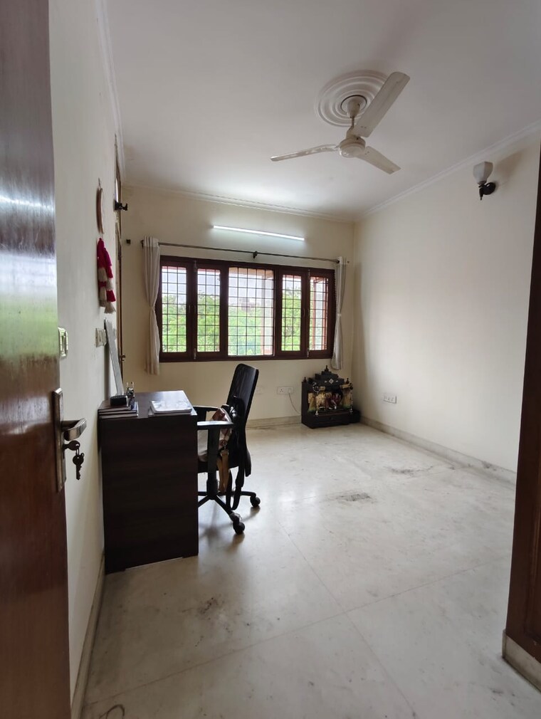 Living Room, b2-green-glade-apartments 5 Bedroom 5000 Sq.Ft. Apartment In Vasant Kunj Delhi 8887881