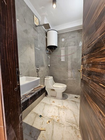Bathroom in 1 BHK Builder Floor at Saket – for Rent
