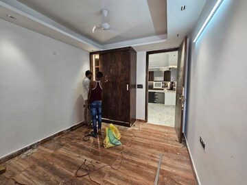 Room in 1 BHK Builder Floor at Saket – for Rent