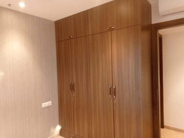 Furnished Amenities in 1 BHK Apartment at Hiranandani Regent Hill, Powai – for Rent