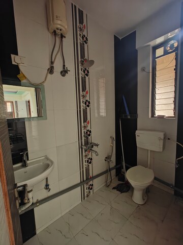 Master Bedroom in 3 BHK Apartment at Seawoods Sector 50 – for Rent