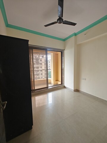 Room in 3 BHK Apartment at Seawoods Sector 50 – for Rent