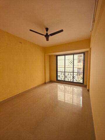 Room in 2 BHK Apartment at Shiv Kalash Apartment, Seawoods – for Rent