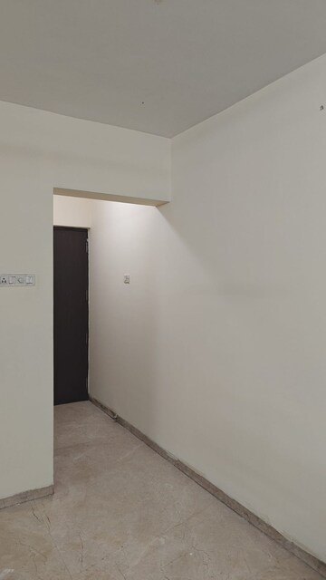 Room in 2.5 BHK Apartment at Dosti Group Imperia, Manpada – for Rent