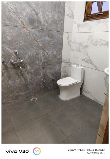 Bathroom in 2 BHK Independent House at Gomti Nagar – for Rent